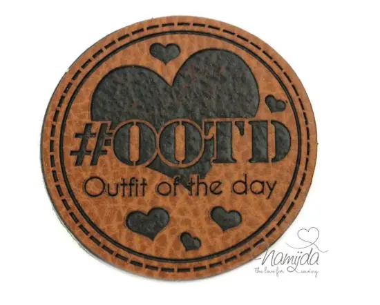 Hochwertig 1 Stück – KuNSTLEDER LABEL – OOTD HERZ – AUFNÄHER MIT VORGEDRUCKTER NÄHNAHT – Kreis 40mm