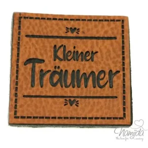 Top-Seller 1 Stück - XL KuNSTLEDER LABEL Kleiner Träumer - AUFNÄHER MIT VORGEDRUCKTER NÄHNAHT - 40x40mm