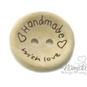 Premium 1 Stück HANDMADE WITH LoVE HERZ - HOLZKNOPF - 20mm