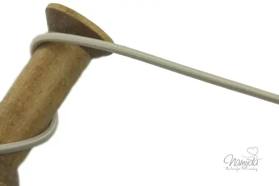 1 MTR. Gummiband 5mm rund – CREME Neue Ware