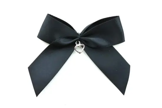 Geld-Zurück-Garantie 1 Stück – XL SATIN SCHLeife SCHwARZ MIT HERZ ANHÄNGER – 6,5cm