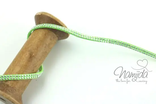 Sonderangebot 1Mtr. ♥ Kunstleder Wildlederband NEON GRüN – mit silbernen Dots ♥