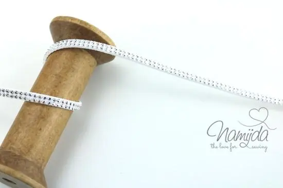 1Mtr. ♥ Kunstleder Wildlederband WeiSS – mit silbernen Dots ♥ Kostenloser Rückversand