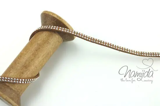 Neu Im Sortiment 1Mtr. ♥ Kunstleder Wildlederband BRAUN – mit silbernen Dots ♥