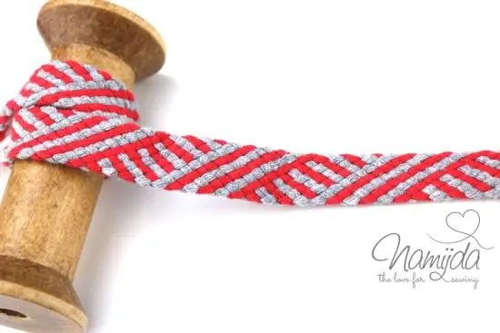 1 MTR. KORDEL Flach – RED STRIPES – 1,8cm Bestseller