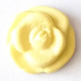 filigraner Rosenknopf mit Öse – Größe: 15mm – Farbe: gelb / messing – Art.Nr. 242811 Geprüft