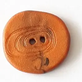 Polyamidknopf unregelmäßig geformt mit 2 Löchern – Größe: 28mm – Farbe: braun – Art.Nr. 348716 Weltweiter Versand