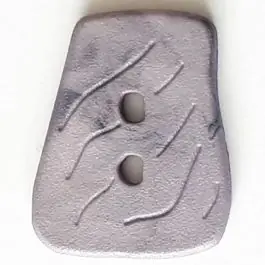 Kostenloser Versand Polyamidknopf in asymmetrischer Trapezform mit 2 Löchern – Größe: 35mm – Farbe: lila – Art.Nr. 388731