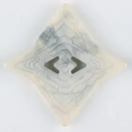 Polyamidknopf mit unebener Oberfläche und pfeilförmigen Löchern, kantig, 2 loch – Größe: 25mm – Farbe: beige – Art.Nr. 316701 Aktuell