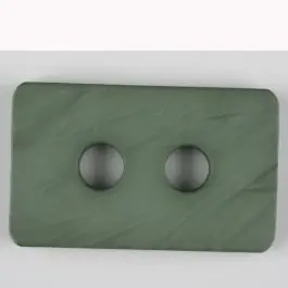 Jetzt Kaufen Polyamidknopf rechteckig mit abgerundeten Ecken, 2-loch – Größe: 40mm – Farbe: grün – Art.Nr. 403713