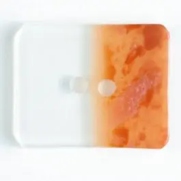 2-loch Kunststoffknopf viereckig, halbseitig marmoriert – Größe: 23mm – Farbe: orange – Art.Nr. 340869 Bestseller