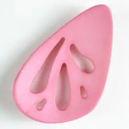Kunststoffknopf, oval mit 5 unterschiedlich großen, tropfenförmigen Löchern – Größe: 70mm – Farbe: pink – Art.Nr. 450120 Echt