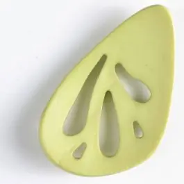 Kunststoffknopf, oval mit 5 unterschiedlich großen, tropfenförmigen Löchern – Größe: 70mm – Farbe: grün – Art.Nr. 450118 Solange Der Vorrat Reicht