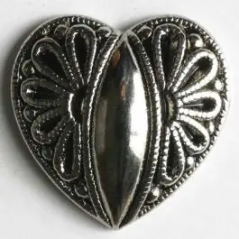 Herzknopf, vollmetall mit Blumenmuster – Größe: 20mm – Farbe: altsilber – Art.Nr. 280667 Limited Edition